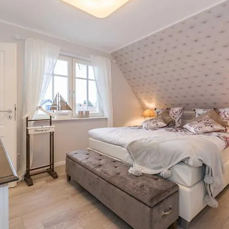 Hus Nike Holiday home Zingst